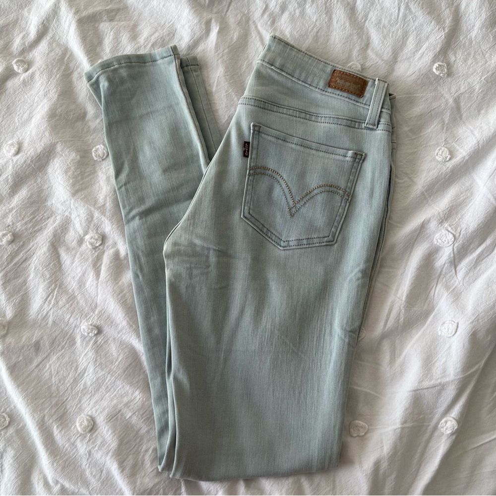 Levi’s skinny jeans light blue wash